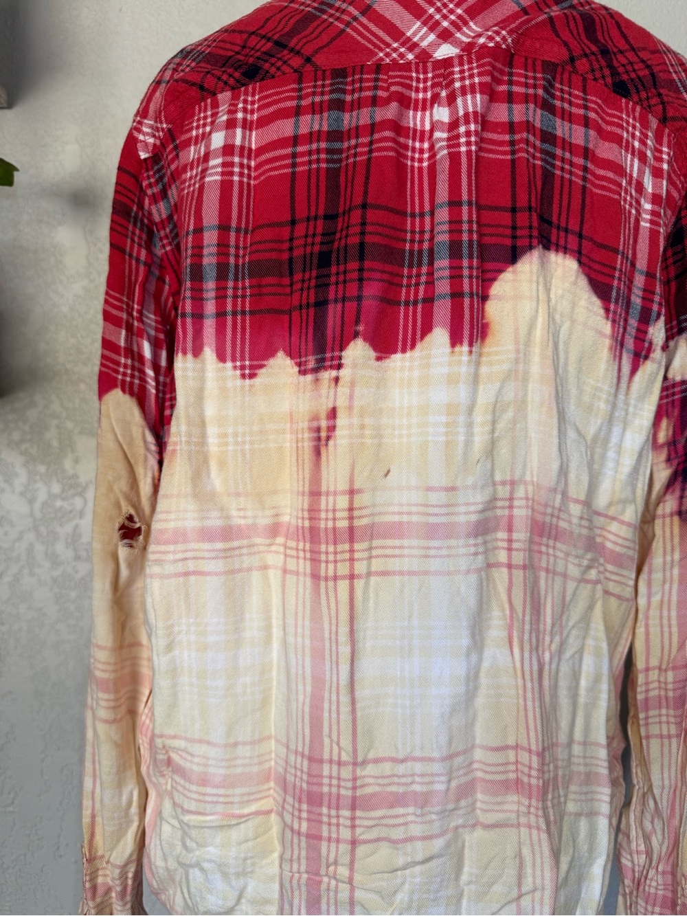 Universal Thread Bleached & Distressed Button Down L - Picture 9 of 9